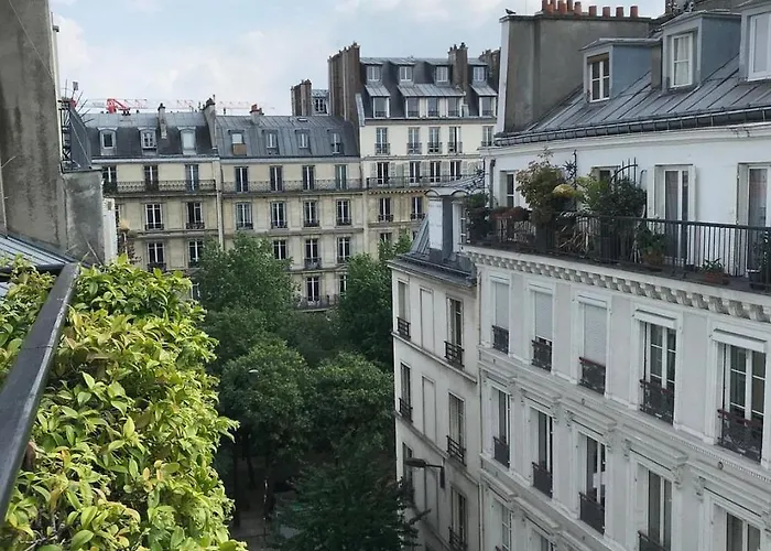 Louix Champs Elysees *